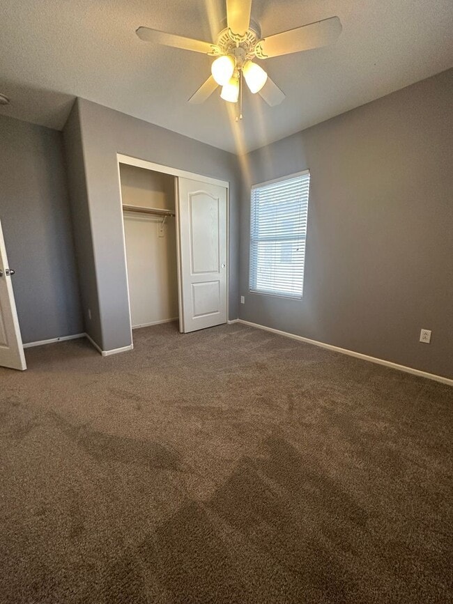 Building Photo - 7561 Morisset Ave