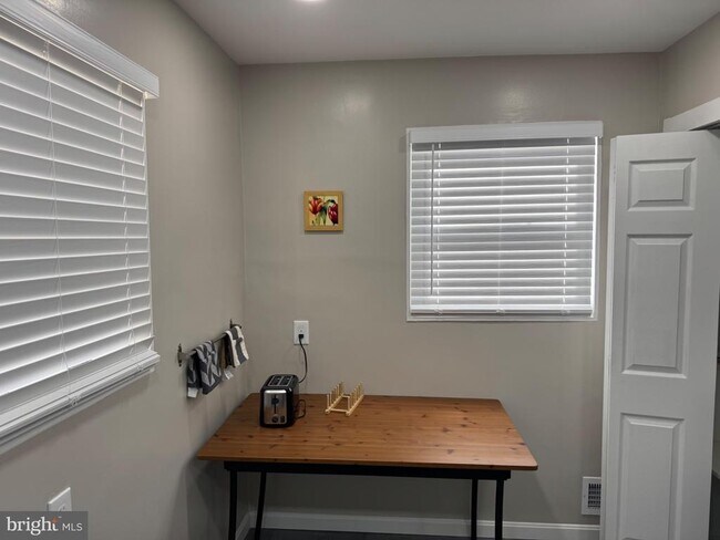 Building Photo - 8315 Navahoe Dr