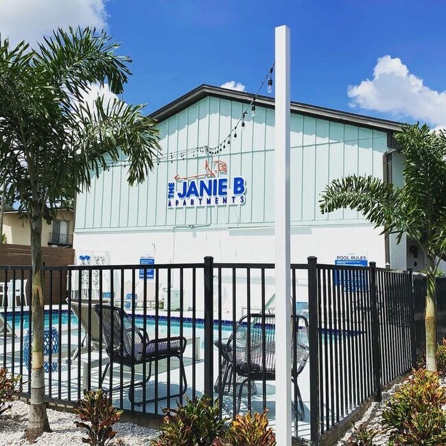 Building Photo - WAKE UP TO HILLSBOROUGH RIVER VIEWS IN THE HEART OF SEMINOLE HEIGHTS!