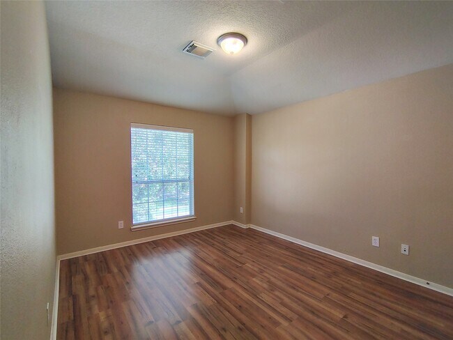 Building Photo - 6334 Richland Hills Dr