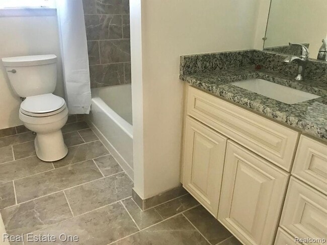 Building Photo - 37147 Evergreen Dr