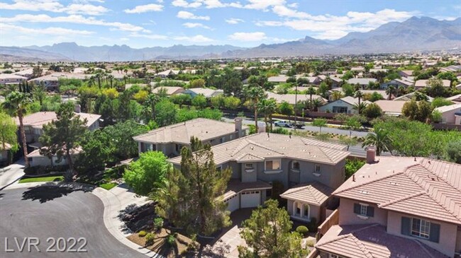 Building Photo - Recently remodeled 5 BEDROOMs/4 bathrooms,...