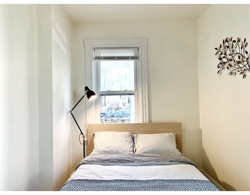 Building Photo - 372 Harvard St