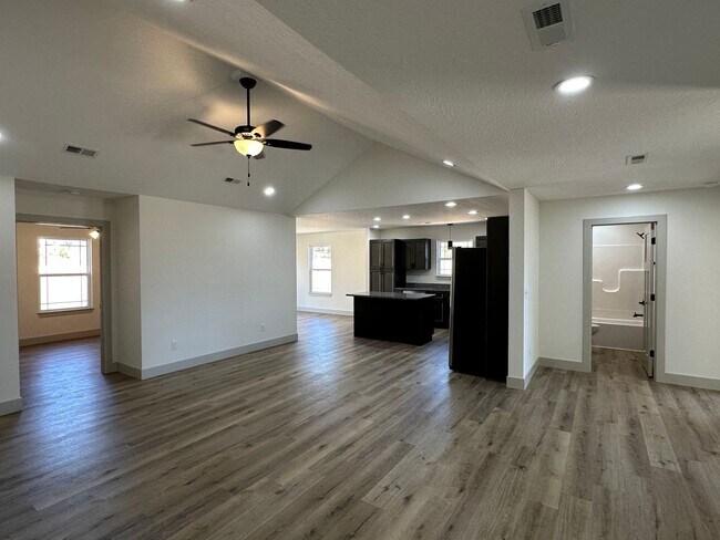 Building Photo - BRAND NEW 3 Bed 2 Bath in WAYNESVILLE - FOR RENT