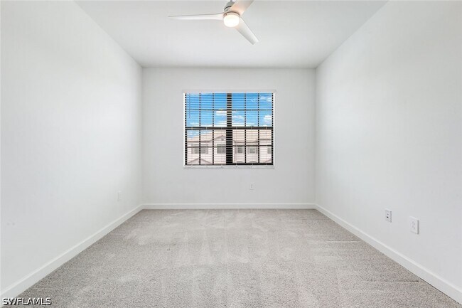 Building Photo - 14159 Gardeners Wy