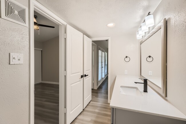 B1 Renovated - 2 Bed 2 Bath - Rise at Highland Meadows