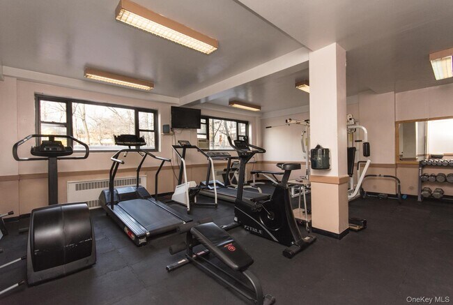 Building Photo - 3103 Fairfield Ave