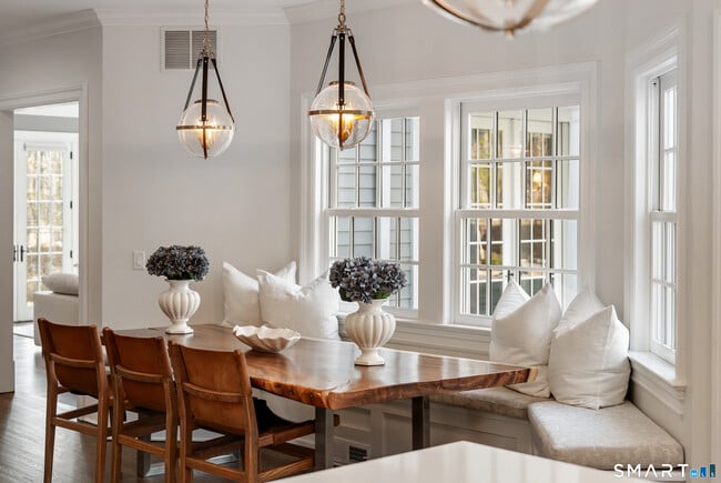 Building Photo - 1421 Oenoke Ridge