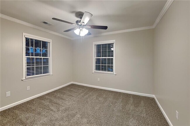 Building Photo - 3002 Mulberry St