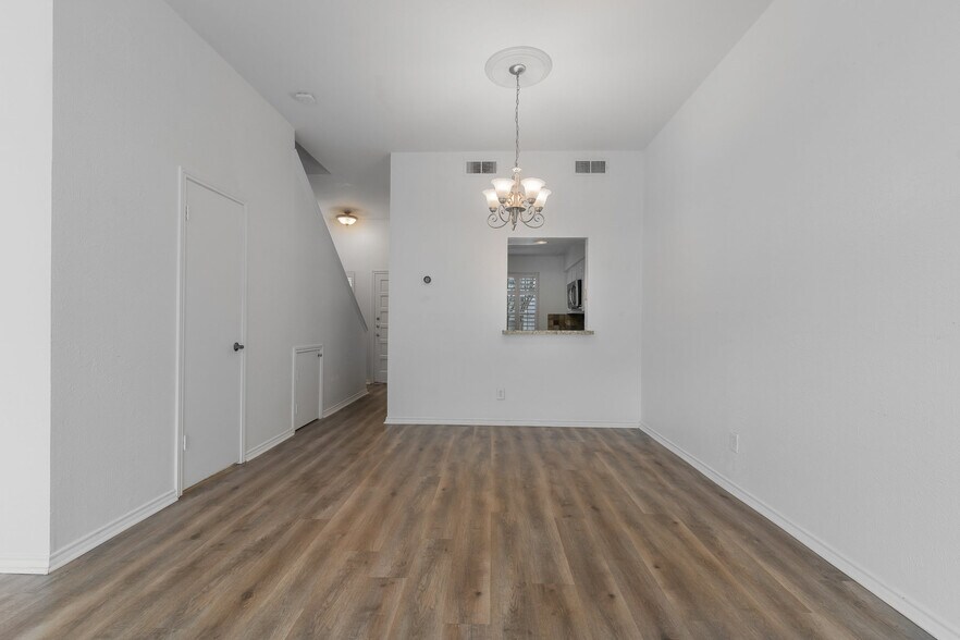 Building Photo - 2815 Welborn St
