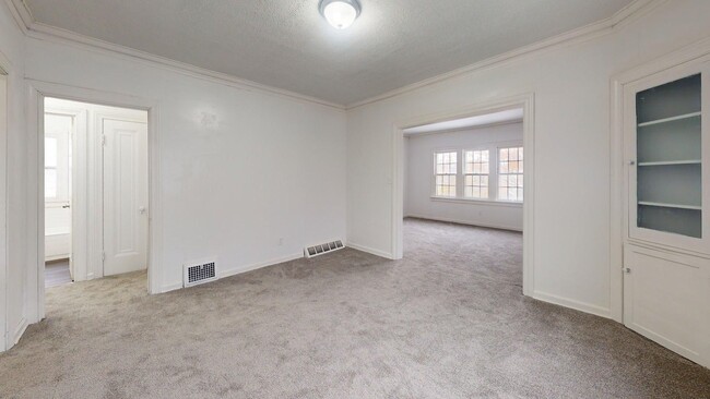 Building Photo - 3863 E 154th St