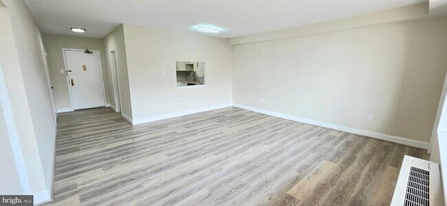 Building Photo - 3701 S George Mason Dr