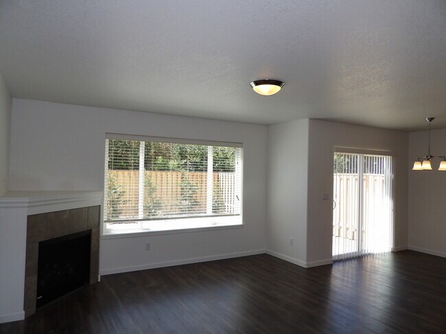 Beautiful Home! Close to Downtown Hillsboro! - Beautiful Home!  Close to Downtown Hillsboro!