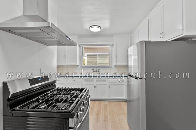 Building Photo - Home in WEST LA Cozy, Well Kept 3 Bedroom Home, Laundry & Garage, Pet Friendly, with a Yard