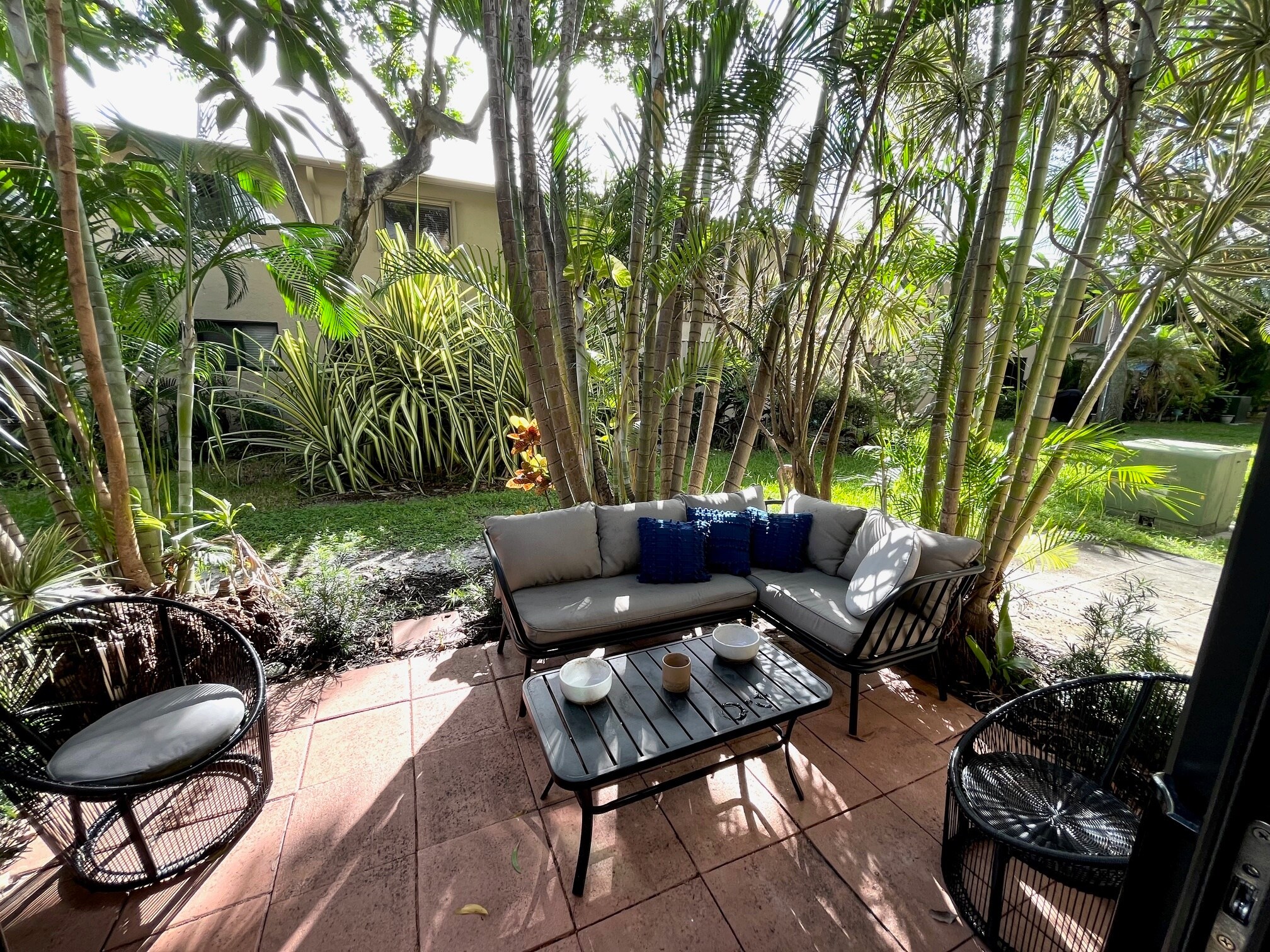 Building Photo - 2907 NE 8th Ter