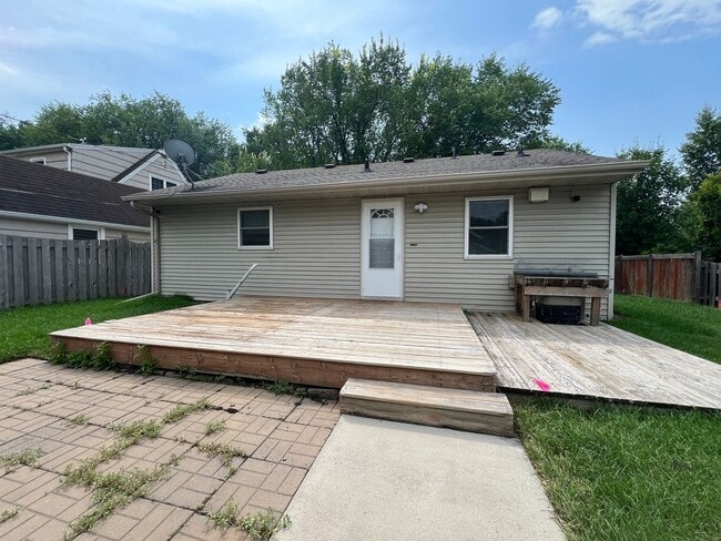 Building Photo - Lovely North Fargo Home