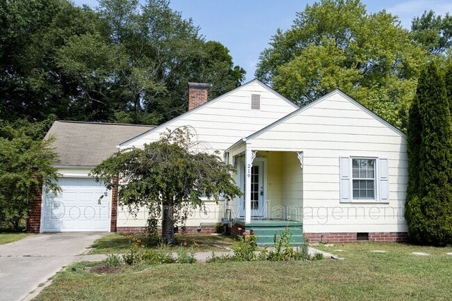 Building Photo - 219 Sequoia Dr