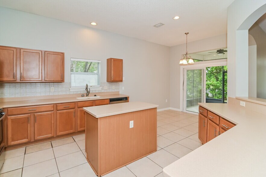 Building Photo - 1798 Chatham Village Dr