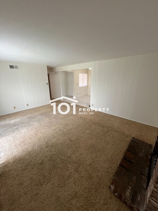 Building Photo - Spacious 3-Bedroom Home Near the Beach — Santa Barbara Shores