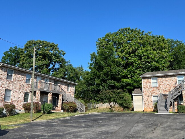 Building Photo - 1314 Moorman Ave NW