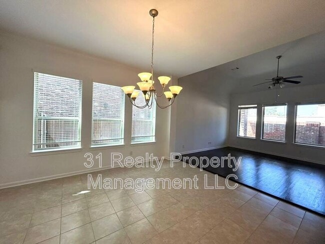 Building Photo - 1134 Alpine Dr