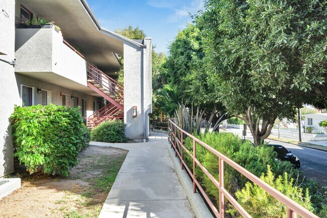 Walkway to unit - Pacific Luxury Investments, LLC