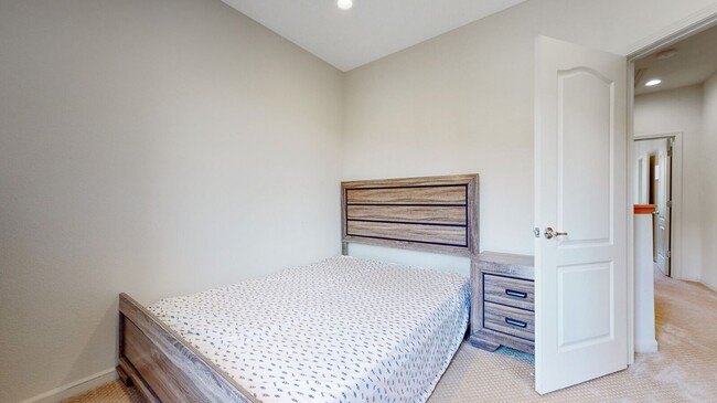 Building Photo - "Coming Soon" 3-Bedroom in Santa Clara- $4...