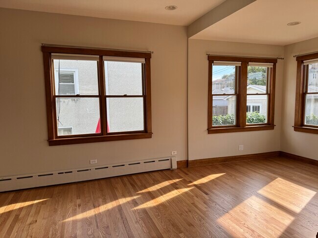 Building Photo - 1107 Circle Ave