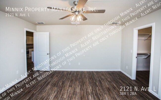 Building Photo - 2121 N. Ave L
