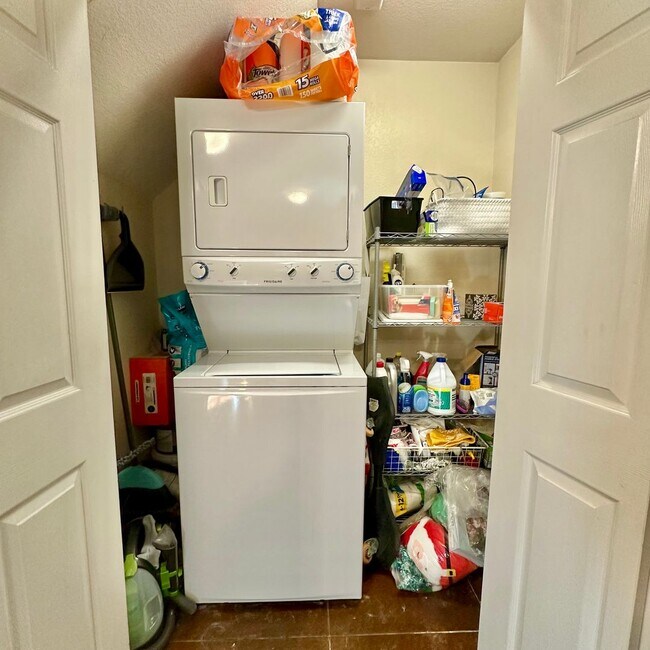 Building Photo - 1018 Bagby Ave