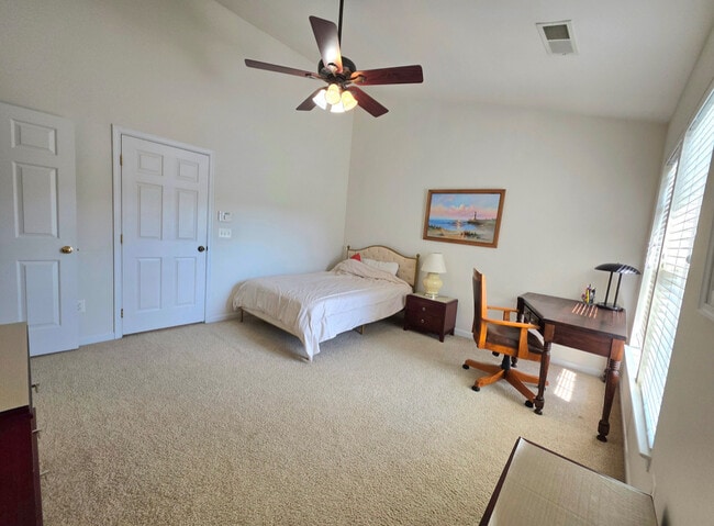 Building Photo - 930 Rainier Rd