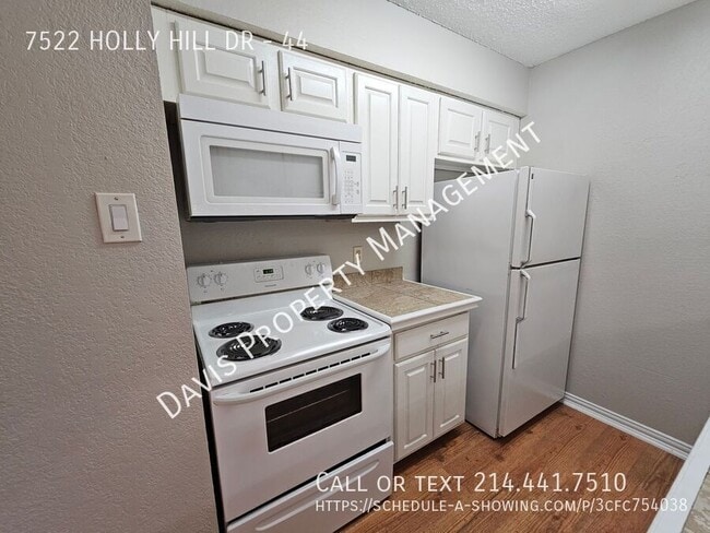 Building Photo - 7522 Holly Hill Dr