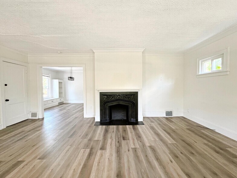 Building Photo - 3265 E Overlook Rd