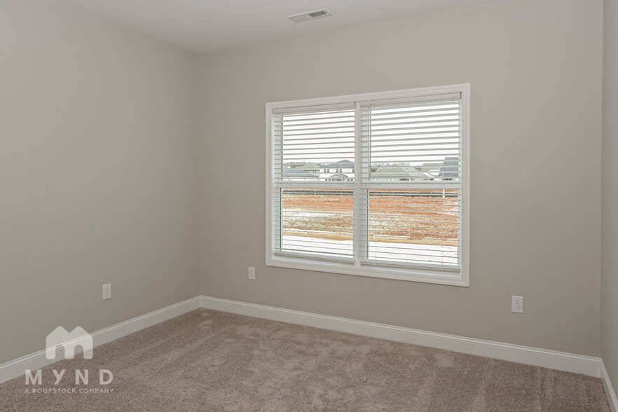 Building Photo - 235 Irish Hl Dr