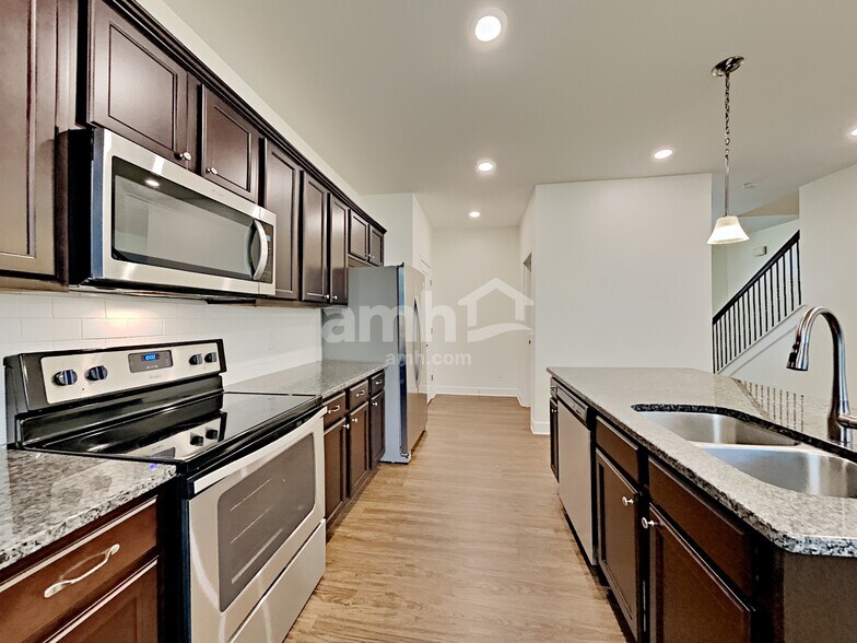 Building Photo - 4800 Horatio Ct