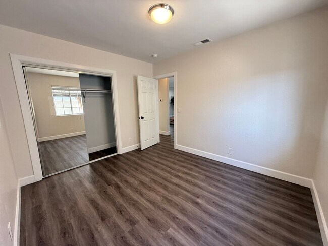 Building Photo - Secluded 3/2 in the heart of Sylmar