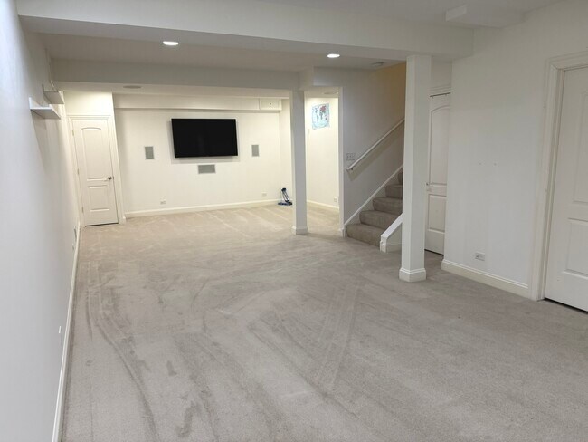 Building Photo - 168 Mayo Ct