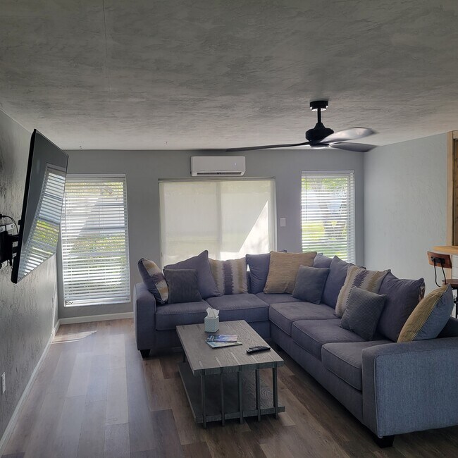 Building Photo - 22227 Hernando Ave