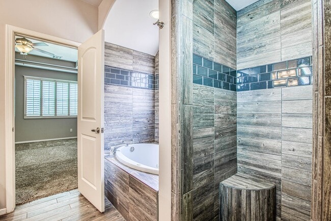 Building Photo - Beautiful Westside home with 3 bed-2 baths...