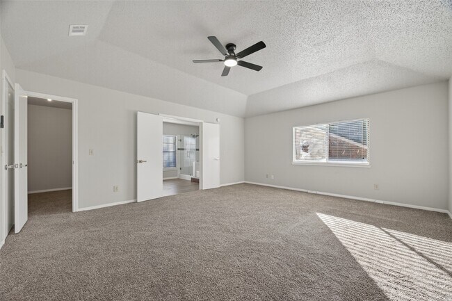 Building Photo - 21215 Park Bluff Dr