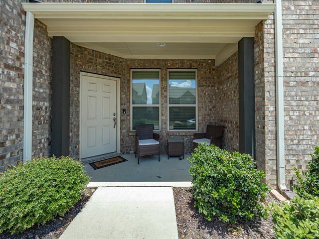 Building Photo - 420 Milverton Dr