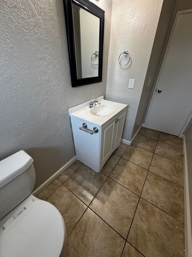 Building Photo - APPLY FOR THIS BEAUTIFUL HOME TODAY!