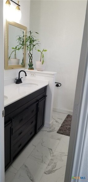 Building Photo - 2703 Blackburn Dr