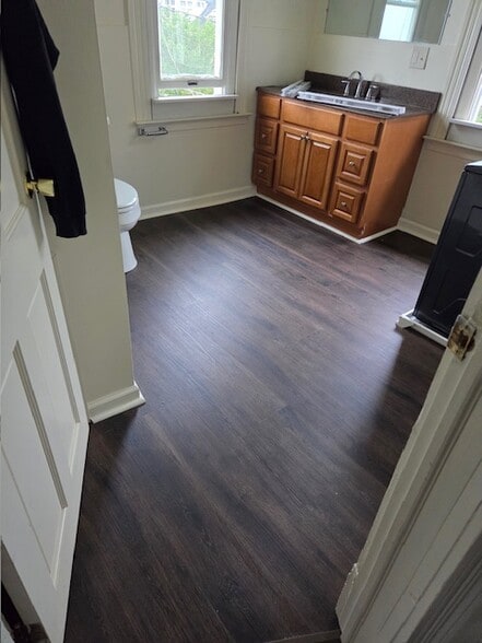 Building Photo - 611 Park St