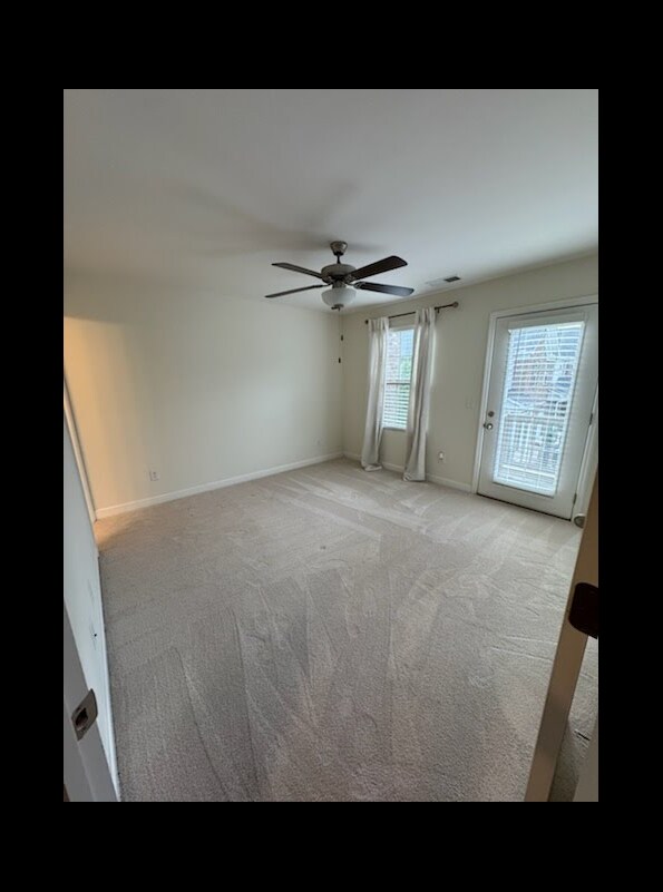 Building Photo - Available for Aug move in. Charming 2-Bedroom Retreat in Hendersonville with 2.5 Baths & Spacious...