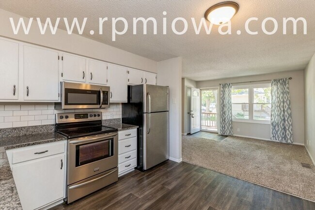 Building Photo - WONDERFUL RANCH HOME!! 2 Bed, 1 Bath Home in Ankeny