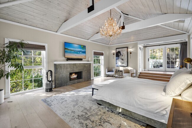 Building Photo - 23255 Mariposa De Oro St