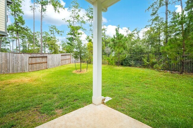 Building Photo - 112 Red Cascade Trl