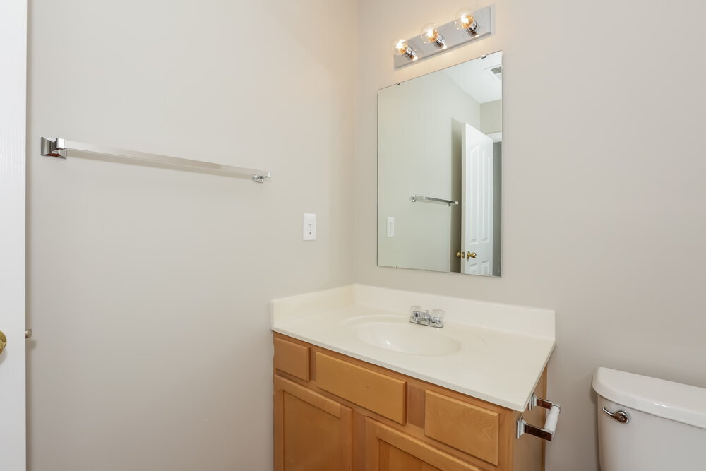 Building Photo - 2112 Highland Park Dr