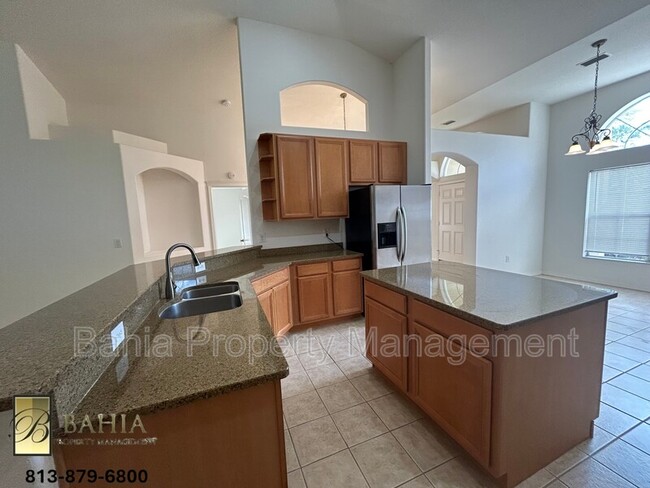 Building Photo - 6850 Pine Springs Dr